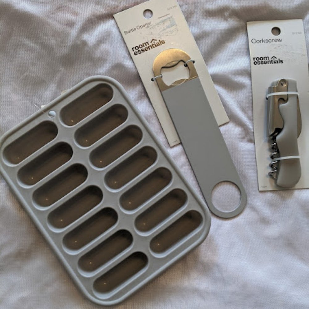 NWT Room Essentials 3 Piece Gray Bar Set